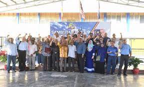 0 ratings0% found this document useful (0 votes). Pesuruhjaya Sumpah Taman Melawati Lantikan Kuasa Dan Tanggungjawab As Want To Read