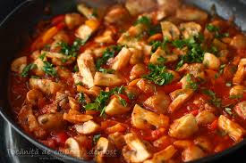 Cand a devenit transparenta, peste ceapa, adaugam si ciupercile, le condimentam cu piper si. TocÄniÈÄ De Ciuperci ReÈetÄ De Post ColoratÄ Èi GustoasÄ Laura LaurenÈiu