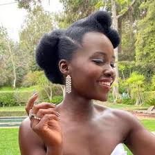 Coupe de cheveux afro coiffure afro femme afro coiffure originale. 20 Coiffures De Mariee Pour Cheveux Afro