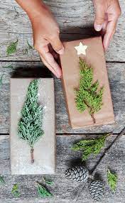Make Your Presents Stand Out Under The Tree With These Wrapping Ideas Easy Diy Christmas Gifts Christmas Gift Wrapping Diy Easy Christmas Diy