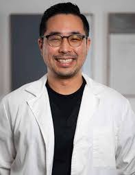 Kim Lemire's Instagram, Twitter & Facebook