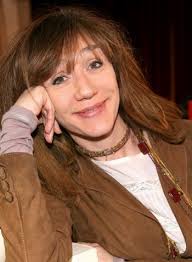 Virginie lemoine a d'abord été connue pour faire rire : Virginie Lemoine Biographie Et Filmographie