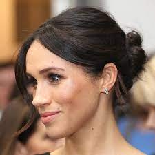 At 16 she left home, traveled to paris and spent a year there and then in italy before journeying further to england. All The Best Celebrity Freckle Baring Selfies Beauty Crew