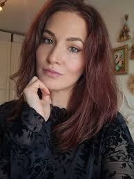 Mes adictions du moment y compris la musique. 😏💄💅 . . . #nyxcosmetics_ch  #lorealparisch #maybellinech #essiech #glowreal