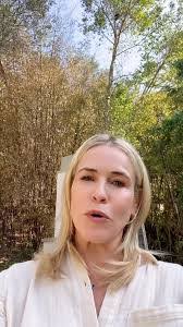 Pamela Menard's Instagram, Twitter & Facebook