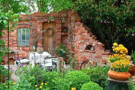 Ruin Wall A Wonderful Idea For A Sitting Area Or As An Ideal Place For A Shower By Www Wellness Stoc Area Backgroun Steinmauer Garten Garten Gartenruine