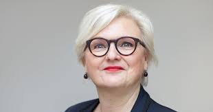 Barbara Salm's Instagram, Twitter & Facebook