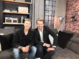 Virginia ernst woman of the year award 2020. Virginia Ernst Heute Auf Atv Ab 19 30 Ein Kleiner Talk Facebook