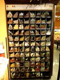 Rosie Discovers Spice Display In Store Grocery Store Design Farmers Market Display Store Design
