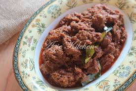 Nah, kalau anda ingin mencoba sendiri di rumah membuat rendang hitam yang lezat, mumpung masih punya stok daging sapi sisa idul adha di rumah, tak ada salahnya coba bikin rendang. Rendang Daging Yang Sedap Dan Sangat Istimewa Azie Kitchen