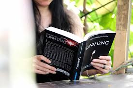 Linh ứng" - Hành trình tâm linh và nỗi đau chiến tranh của người ở lại |  Báo Dân trí