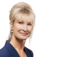 Lindsay Mulholland's Instagram, Twitter & Facebook