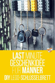 Last Minute Geschenk Fur Manner Diy Lego Schlusselbrett Muttis Nahkastchen Lego Schlusselbrett Last Minute Geschenke Diy Geburtstagsgeschenk