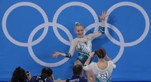 Le olimpiadi ci terranno compagnia per 3 si prosegue quindi il 25 luglio con il nuoto, pallannuoto e badminton, boxe, dressage, scherma, ginnastica artistica, pallamano, hokey, judo, tiro. Ginnastica Artistica Femminile Olimpiadi Goimages Page