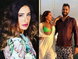 Talking about her makeup first, the actress looked sizzling as she aced the fiery red eye makeup look and it's one of the boldest looks you will see on the internet today. Nargis Fakhri S Latest Beau Justin Santos Loves Her Sense Of Humour Filmfare Com
