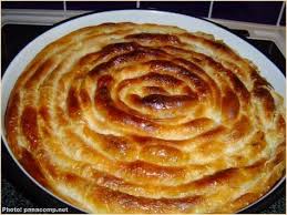 Voici La Recette De La Gibanica Sucree Ou Salee Un Des Plats Typiques De La Cuisine Des Balkans Servi Souvent Au Peti Cuisine Serbe Cuisine Albanaise Recette