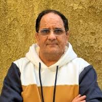 100+ perfiles de «Levin»