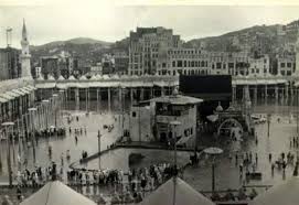 Khana e kaba the most respectful and admiring place in makkah. Flood Hola Kaaba Holy Holy Kaba Images Kaaba Kaba Khan Kaaba Khana Khana Kaba Madina Makkah Masjid Nabwai Mecca Mo Old Photos Mecca Masjid Makkah