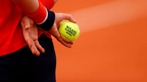 Watch the best moments of the final between sofia kenin and iga swiatek. French Open Wouldn T Give To A Dog To Chew Tennis Players Complain About New Balls At Roland Garros Cnn