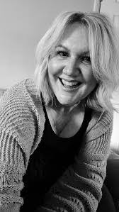 Kathryn Bowling's Instagram, Twitter & Facebook