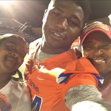 Today I get to give thanks to all the beautiful mothers out there, but  especially the queens in my life. Happy Mother's Day to ALL! 🖤🌹