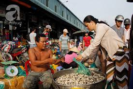 Chợ bình điền là trung tâm giao thương của tp.hcm, hoạt động chủ yếu về đêm với hàng nghìn tấn nông, thủy, hải sản được mang đến mỗi ngày. Review Tá»« A Ä'áº¿n Z Chá»£ Ä'áº§u Má»'i Nong Sáº£n Thá»±c Pháº©m Binh Ä'iá»n
