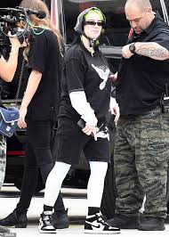 Billie Eilish Dons Drug Free T Shirt While Heading To Rehearsal For Tour Kick Off In Miami Daily Mail Online Billie eilish tour 2022 becomes global. billie eilish dons drug free t shirt