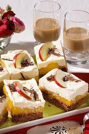 Der Sahnelikor Baileys Verleiht Diesem Apfelkuchen Eine Feine Susse Kuchen Leckerschmecker Kuchen Apfelkuchen