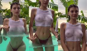 Kimoriiii naked and show body- full frontal