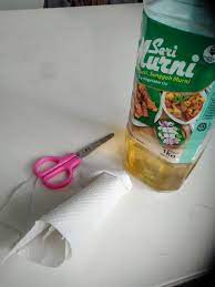 Ulangi langkah ini hingga semua sisa stiker terangkat. Cara Hilangkan Kesan Gam Sticker Paling Mudah Guna Minyak Masak Je