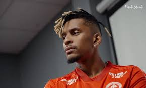 Atrás de um lateral-esquerdo, Santos negocia com Dalbert e sonda Abner  Felipe