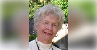 Mary Manno's Instagram, Twitter & Facebook