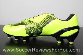 He switches from defense to offense without a moment's notice. Puma Evospeed 1 3 Tricks Marco Reus Boots Soccer Reviews For You