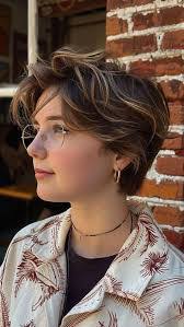 Sarah Harrold's Instagram, Twitter & Facebook