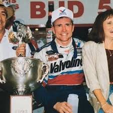 Mark anthony martin (born january 9, 1959) is an inactive american stock car racing driver. Matt Martin Biography Age Height Wife Net Worth Family