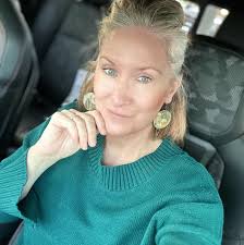 Can someone help me express my dog's bladder?