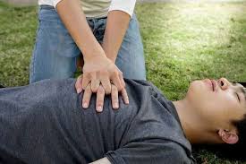 Cara melakukan resusitasi jantung paru rjp atau cpr pada orang dewasa. Pelajari Cpr Untuk Selamatkan Nyawa Seseorang Alodokter