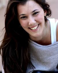 La actriz cubana Claudia Alvariño está de cumpleaños. Muchas Felicidades  desde nuestra redacción. #claudiaalvariño #cumpleaños #actriz #Cuba  #tahimialvariño #PeriódicoCubano