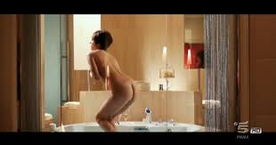 Belen Rodriguez nude – Se sei cosi ti dico si (2011) - Celebs Roulette Tube