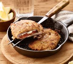 Gefullte Kalbsschnitzel Mit Scamorza Und Tomaten Rezept Kalbsschnitzel Lebensmittel Essen Rezepte