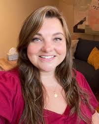 Amanda Carver's Instagram, Twitter & Facebook