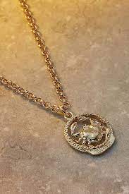 Only this dashing zodiac jewellery… bycorpus zodiac necklace. Mirabelle Vergoldete Halskette Mit Sternzeichen Krebs Anhanger Urban Outfitters De