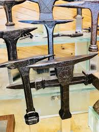Pin By Tom Biliter On Coll Michel Mailhot Outils Anciens Blacksmithing Blacksmith Tools Anvils