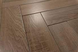 Ariostea, marazzi, novabell oder arte casa sind nur ein paar der marken die sehr hochwertige holzoptik fliesen herstellen. Bodenfliese Holzoptik Marrone 9 9x49 2 Diefliesen Com