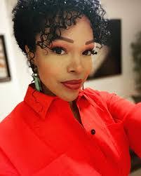 Brook Kerr's Instagram, Twitter & Facebook