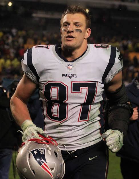 This Date In Transactions History: Rob Gronkowski Signs Record-Breaking  Extension