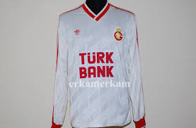 Bu maçlarda psv 10 kez fileleri havalandırırken, galatasaray 6 gol kaydetti. Galatasaray Away Football Shirt 1987 1988