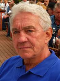 Krampol was born in buštěhrad, kladno district.he graduated at the theatre faculty of the academy of performing arts in prague in 1962. Jiri Krampol Lide Ceska Televize