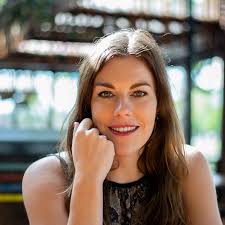 Veerle Beelen of Unpackbyveer: The Power of Flexibility; How I Was Able To  Pivot To A New Exciting Opportunity Because Of The Pandemic