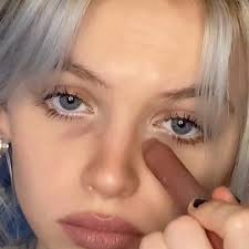 Create your new style in minutes with hairdo buns, bangs, wraps, ponys and more. Tiktok S New Makeup Trend Is Faking Under Eye Bags Teen Vogue